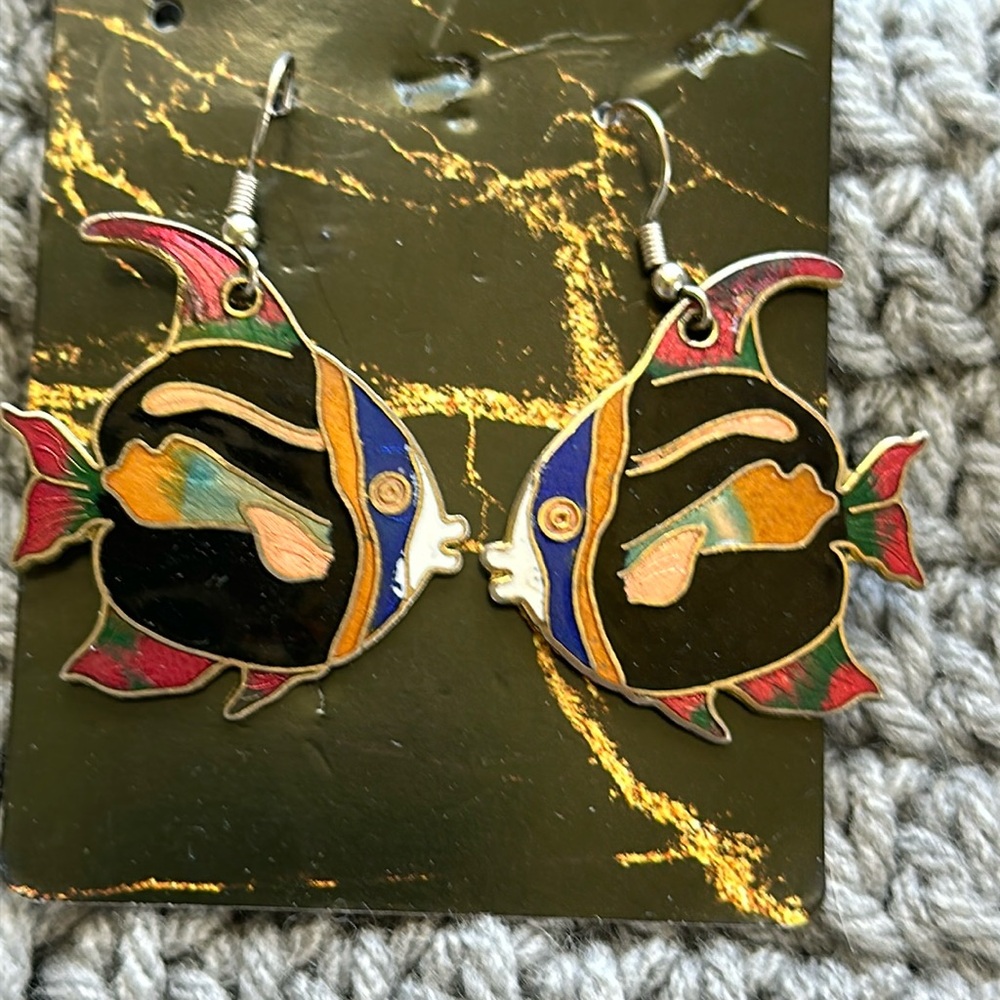 Cloisonné  Dangle Kissy Fish Earrings Enamel black red blue bronze Silver tone